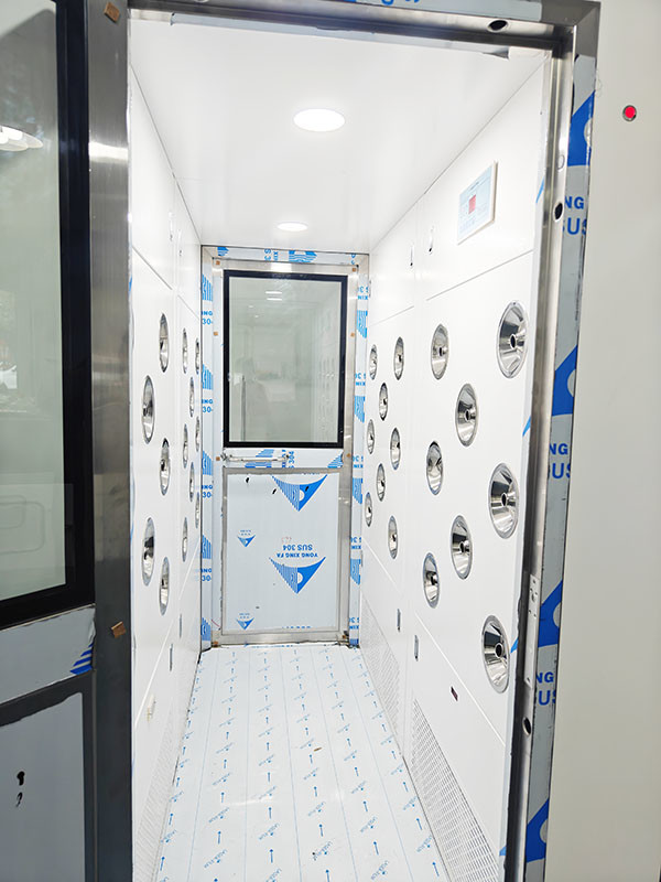 2-3 kişilik temiz oda hava duşu, havada bulunan parçacıkları temizlemek için HEPA filtreleri ile 3